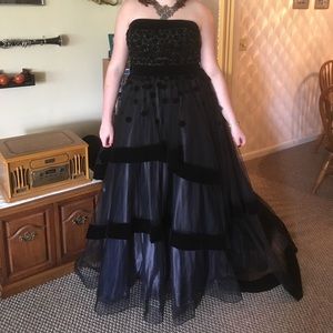 Black strapless Mac Duggal prom dress size 20